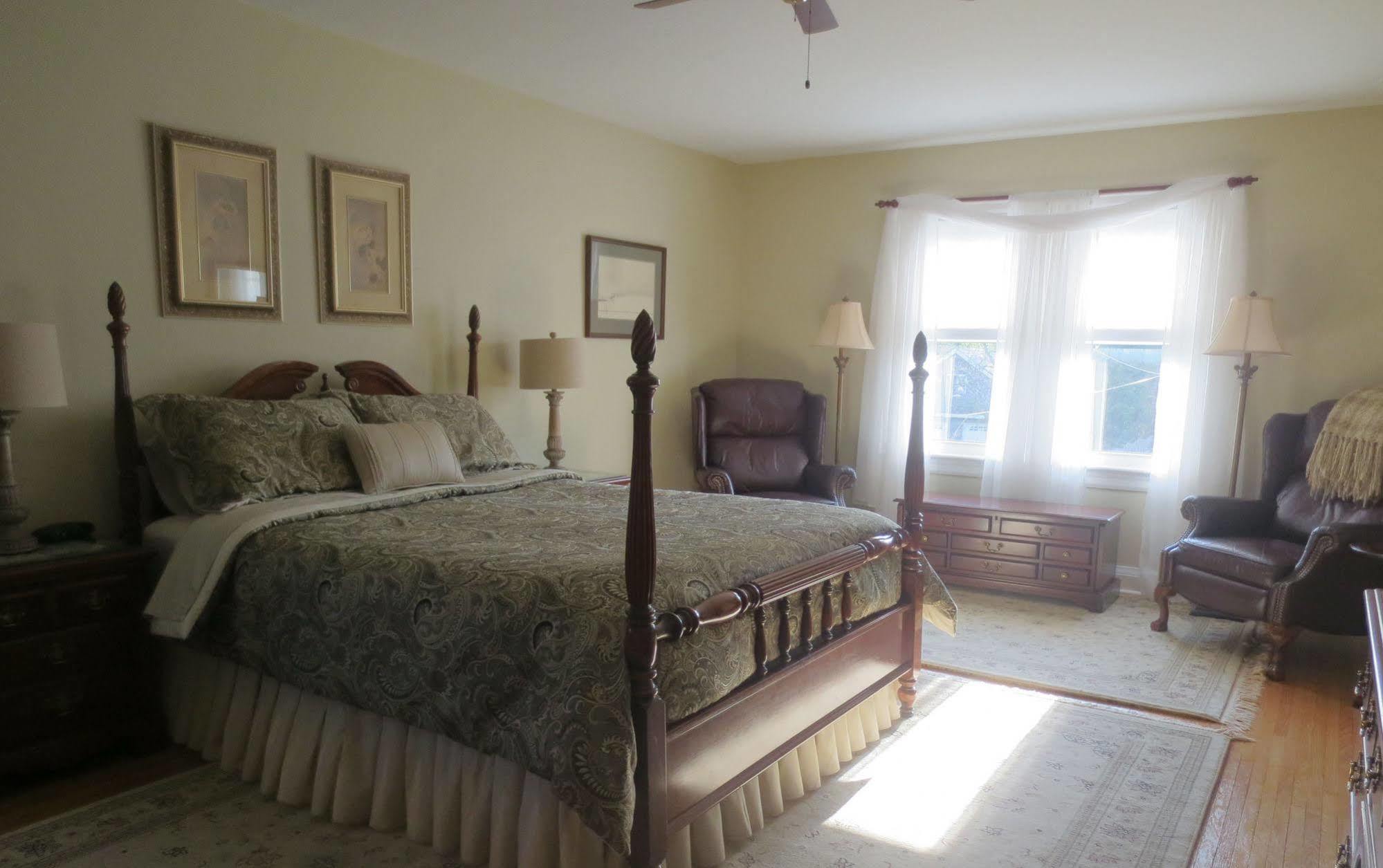 Bed and Breakfast Robinsong Thorold Exterior foto