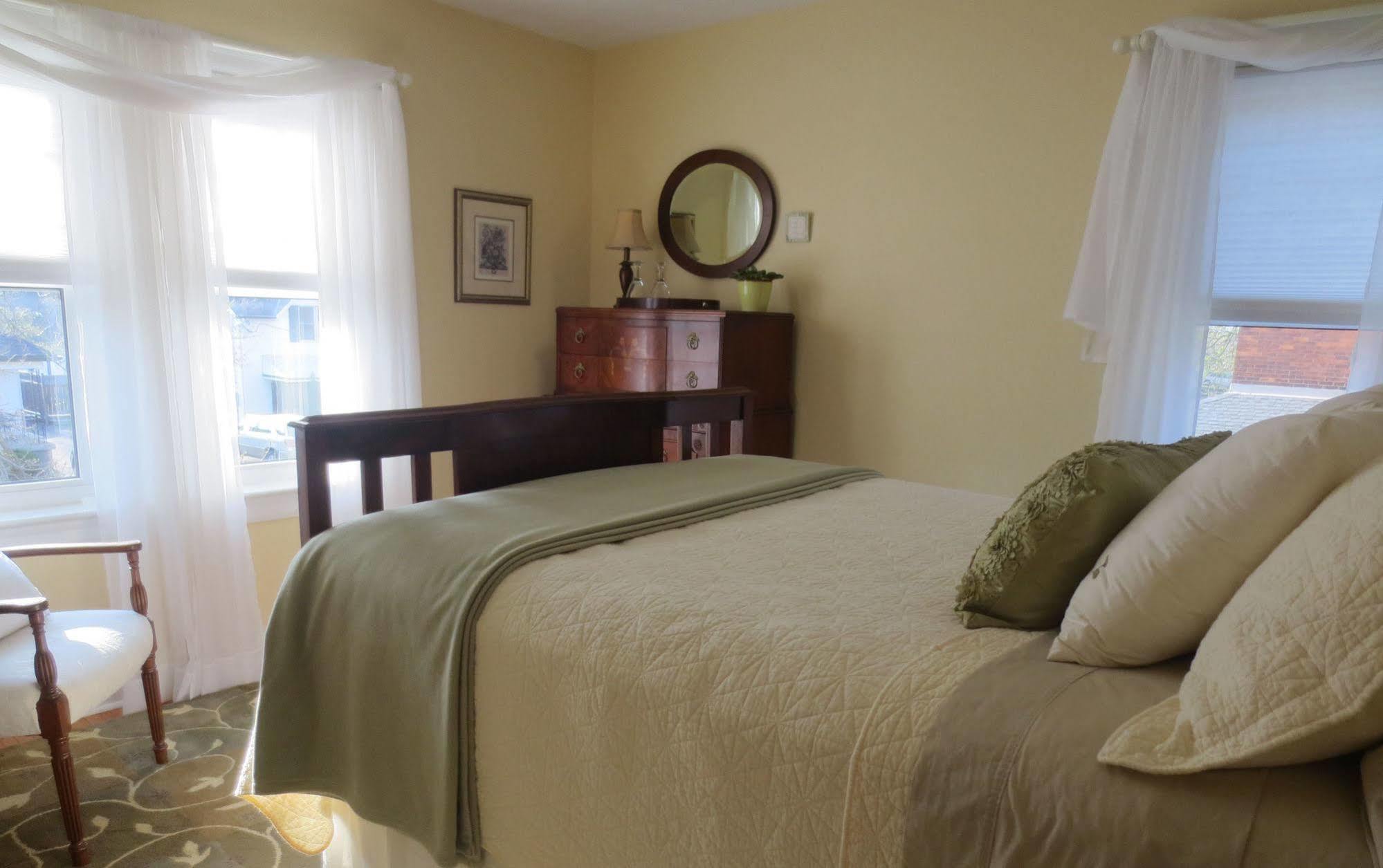 Bed and Breakfast Robinsong Thorold Exterior foto